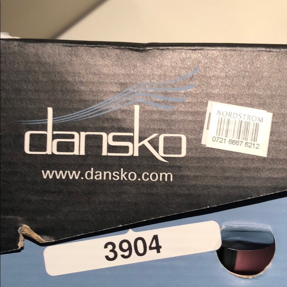 DANSKO A tribute to breast cancer survivors 🌸💗🌸 - Picture 8 of 8